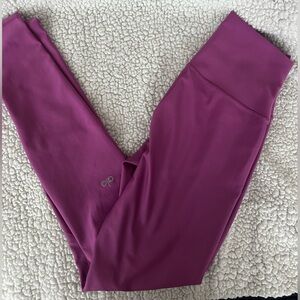 Pink Alo Airlift leggings! Gently worn. Size Small